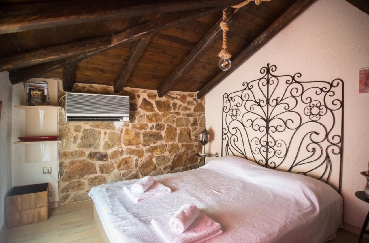 Stone Villas 네아 로다 외부 사진